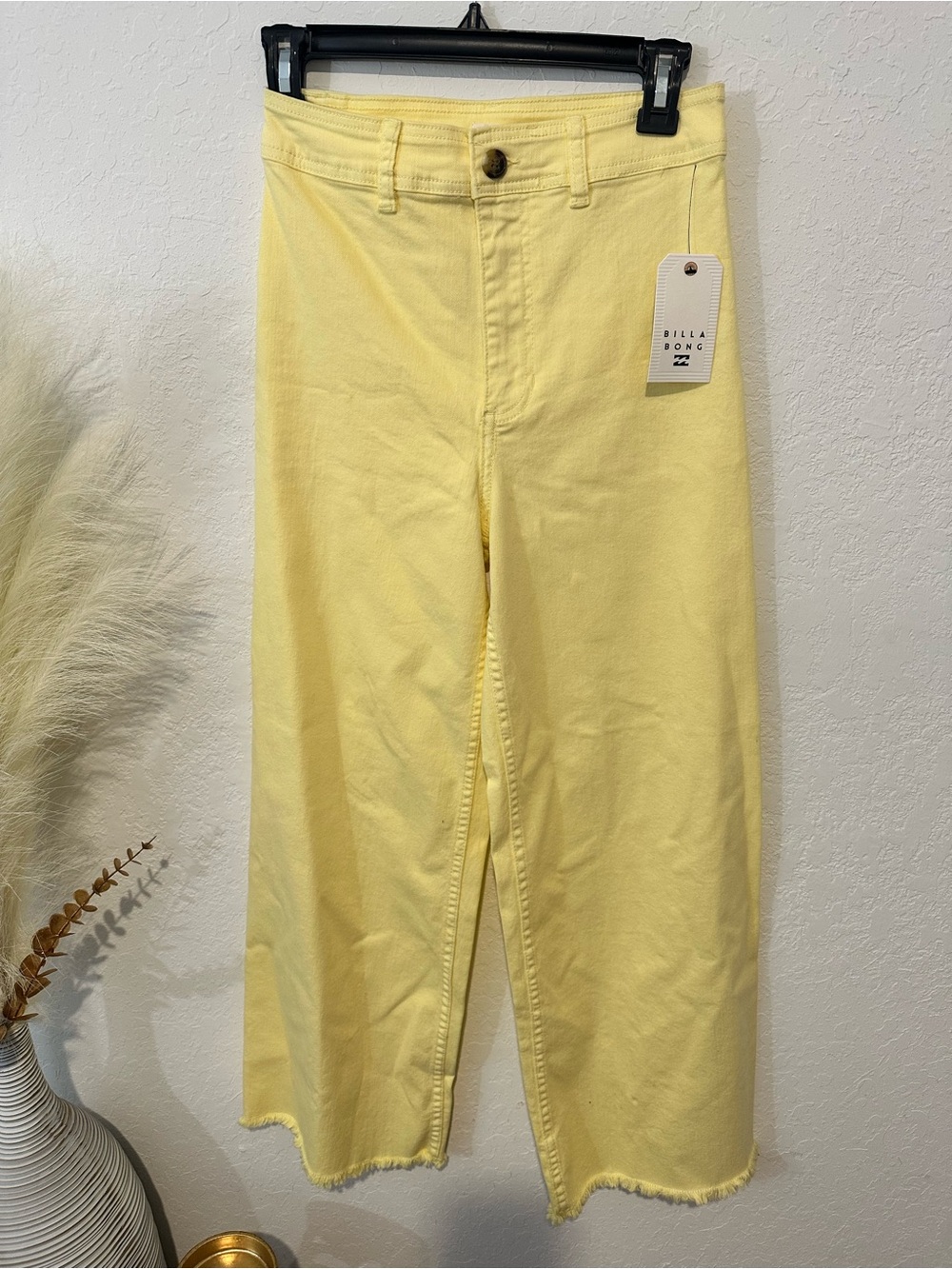 Billabong Soft Yellow High-Rise Wide Leg Bootcut Pants trousers size 26 - Picture 12 of 13